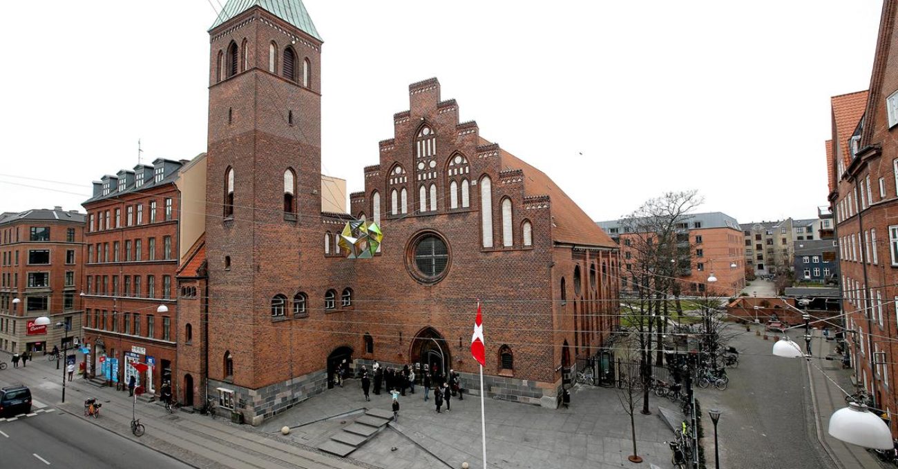 Mariekirken ved pladsindvielsen